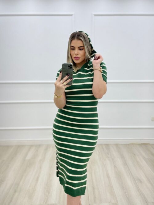Vestido mica capuz