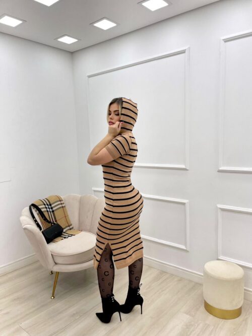 Vestido mica capuz - Imagem 6